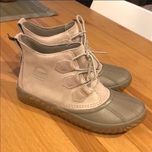 BRAND NEW Sorel Out N About Boot!!